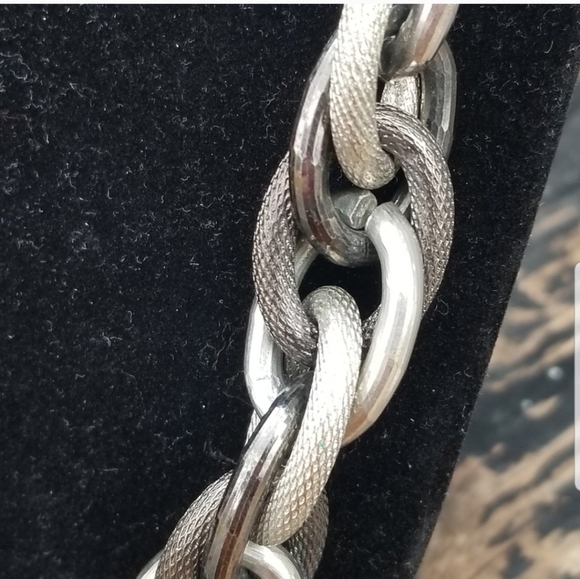LANE BRYANT TRI COLORED CHUNKY CHAIN NECKLACE - Picture 3 of 5